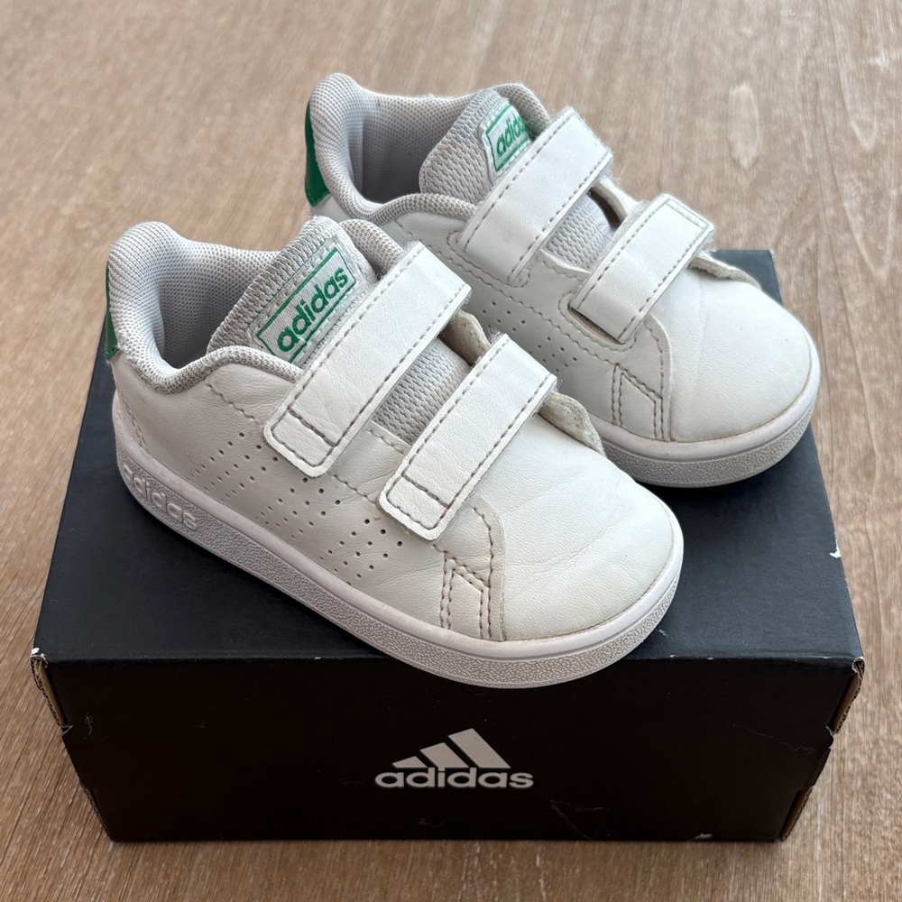 Adidas Kids 5K - White and Green Velcro Sneakers